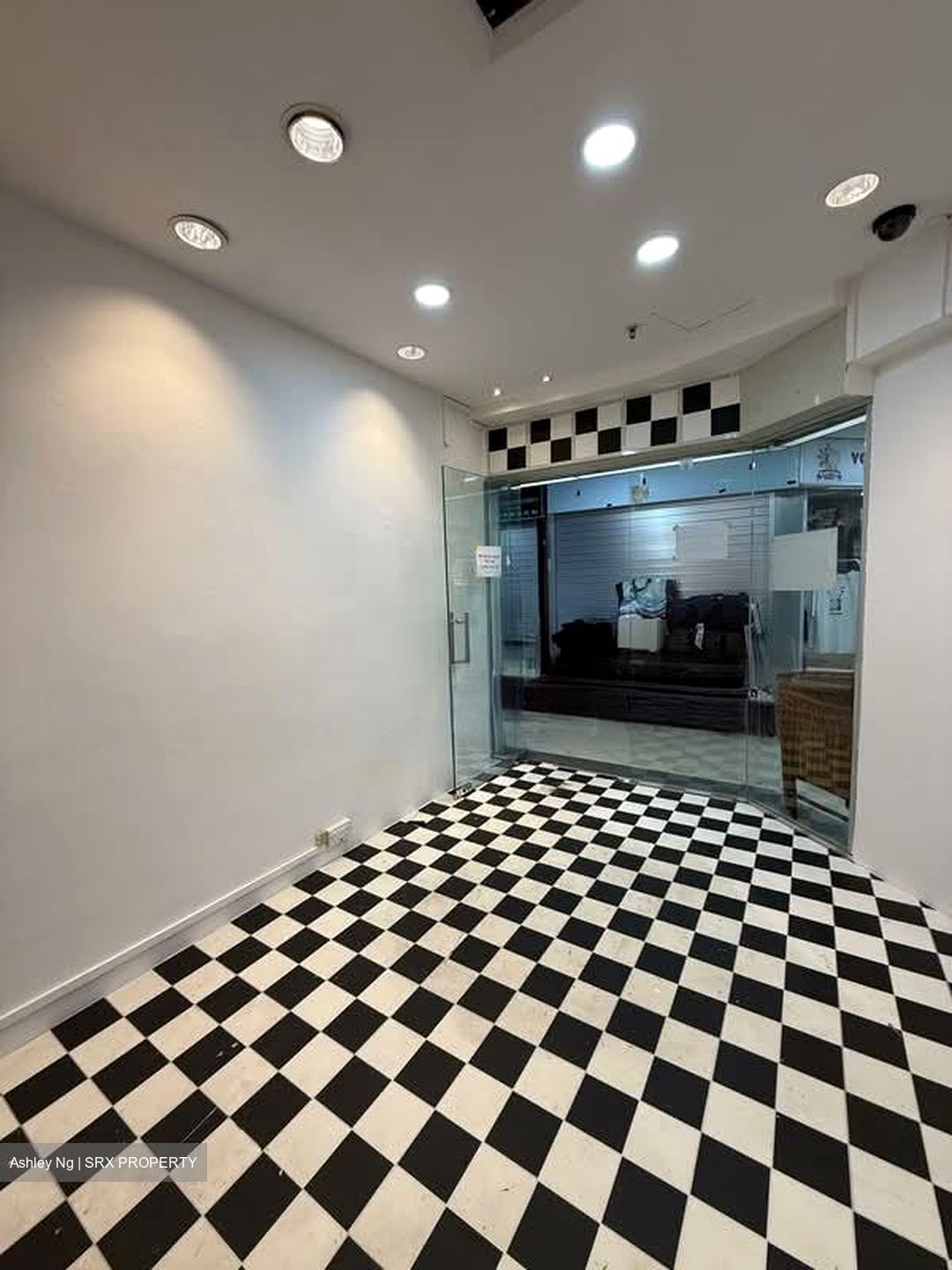 Queensway Tower / Queensway Shopping Centre (D3), Shop House #585964131